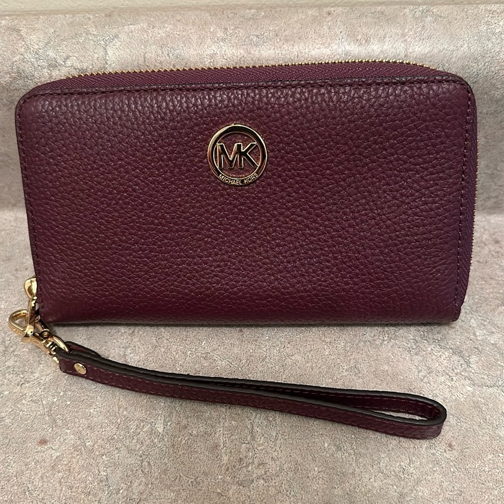 Michael Kors MK DoubleZip Wallet Wristlet Merlo Burgundy color